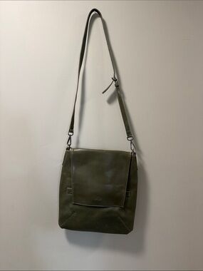 Matt & Nat Olive Green Messenger Crossbody